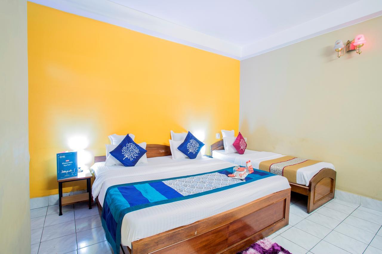 Breeze Hotel Силигури Экстерьер фото